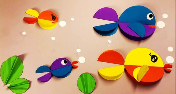 Mẫu Thiệp 20/11 Handmade: Chủ Đề Hải Sản & Trang Trí Màu Sắc Tự Nhiên Độc Đáo 4 Trang Trí Hình Những Chú Cá Sáng Tạo Cho Thiệp 20/11