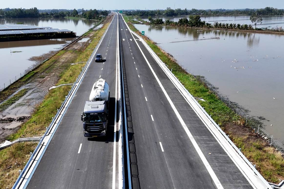 Cao tốc Cần Thơ - Cà Mau thông xe toàn tuyến 2026 ngày Đại Hội Đảng: Cú hích lịch sử cho thủ phủ miền Tây 1 Cao Toc 9
