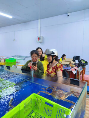 Muốn mở quán ăn nên lấy hàng ở đâu? Top tiêu chí chọn Vựa Hải Sản bỏ sỉ uy tín 2026 2 Các yếu tố cần cân nhắc kỹ về vựa hải sản khi lựa hải sản mở quán ăn