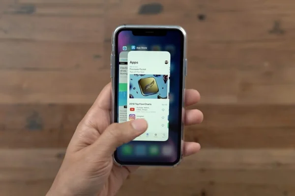 Pin iPhone 2026 Tụt Nhanh Sau Khi Cập Nhật iOS? Tắt Ngay 5 Cài Đặt Này 1 2020 7 20 637308429124884102 lam moi ung dung trong nen la gi lieu co tiet kiem pin cho iphone 0