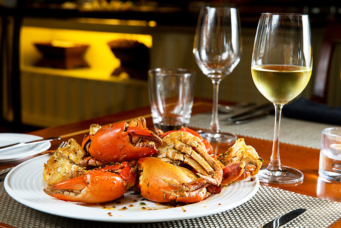 Etiquette 2026: Nghệ Thuật Ăn Hải Sản Sang Trọng Và Tinh Tế Trong Các Buổi Hẹn Hò 1 Hải Sản