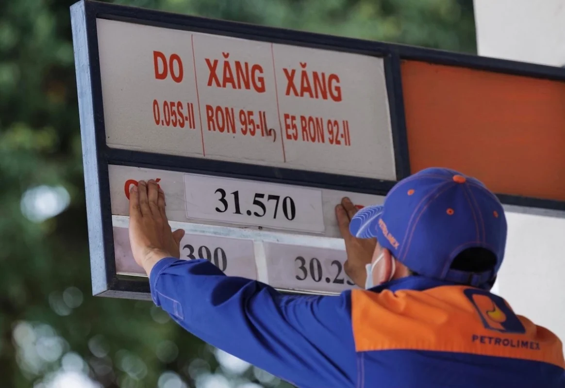 Giá xăng dầu tăng kỷ lục: Thách thức lớn cho nền kinh tế và giải pháp thích ứng 25/3 1 11xang283686988 36720468206140 5899 2454 1654071281