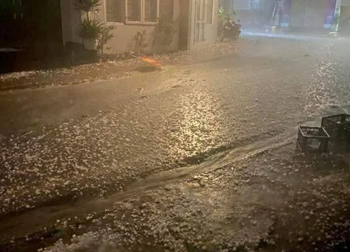 MƯA ĐÁ TO BẰNG NẮM TAY TÀN PHÁ NHIỀU NHÀ DÂN: CẬP NHẬT TÌNH HÌNH THỜI TIẾT CỰC ĐOAN MỚI NHẤT 1 Mưa Đá 16/4/2026