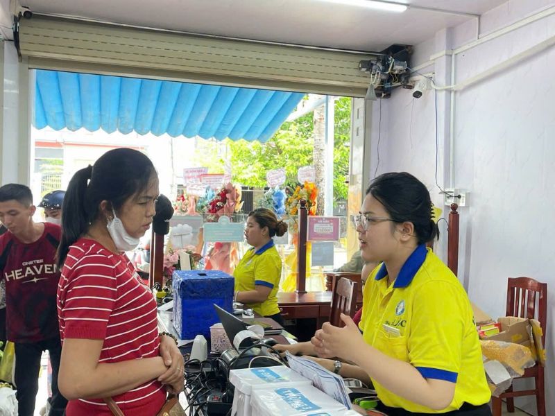 Hải Sản Lộc Cần Thơ Diện Mạo Mới: Bứt Phá Trải Nghiệm 2026 8 Hải Sản Lộc Cần Thơ tận tậm trong khâu phục vụ khách hàng
